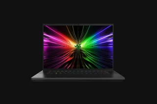 Blade 16 (2024) - 16 Zoll Gaming-Laptop - NVIDIA Geforce RTX 4070 - Intel i9-14900HX - 16" QHD+ OLED 240Hz Display - Snap tap (16GB DDR5 RAM, 1TB SSD,