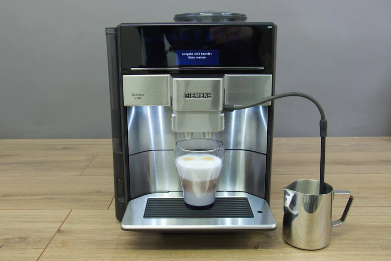 Siemens EQ.6 plus s700 aus unserem Kaffeevollautomat Test